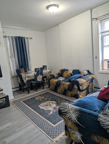 114 Mallory Ave, Jersey City, NJ à vendre - Photo du bâtiment - Image 2 de 13