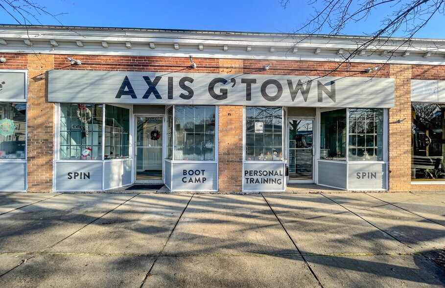 1 W Main St, Georgetown, MA à louer - Photo du bâtiment - Image 2 de 8