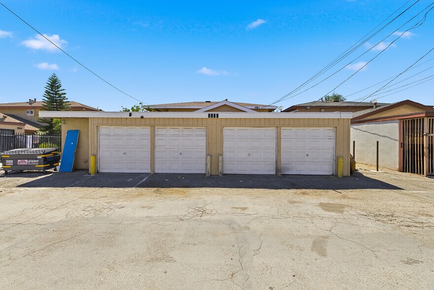 2418 Angela St, Pomona, CA à vendre - Photo du bâtiment - Image 3 de 11