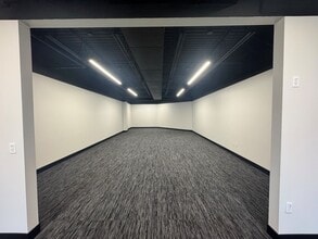 1-29 Centre Pointe Dr, Saint Peters, MO for lease Interior Photo- Image 2 of 2