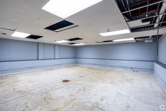 3835 Gulfway Dr, Port Arthur, TX for lease Interior Photo- Image 2 of 4