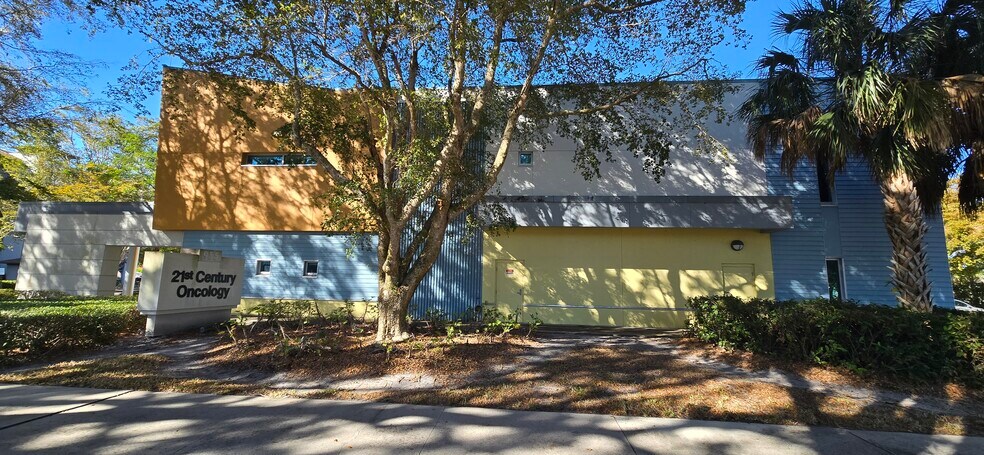 955 10th Ave N, Naples, FL à louer - Photo du bâtiment - Image 2 de 11