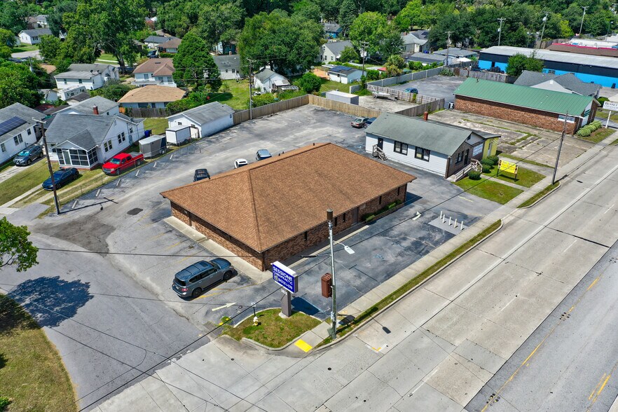 Rivers Ave Investment Portfolio portfolio of 2 properties for sale on LoopNet.ca - Building Photo - Image 3 of 13