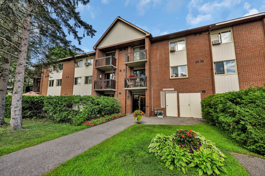 18 Haggart St, Perth, ON à vendre - Photo du bâtiment - Image 2 de 7