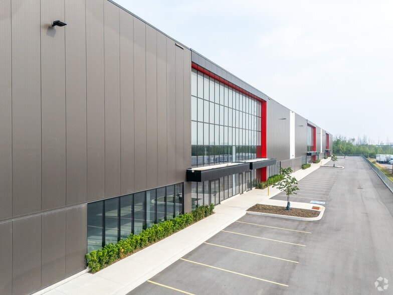 1047 Barton St E, Hamilton, ON for lease - Building Photo - Image 2 of 4