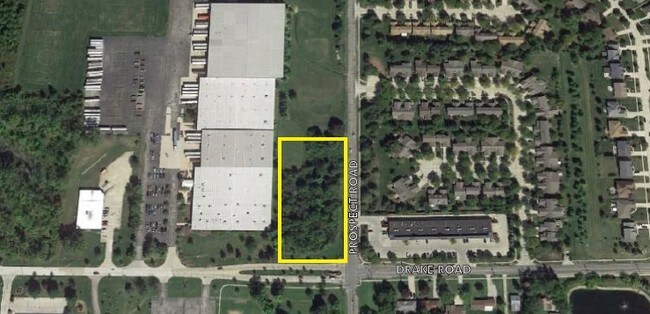 Plus de détails pour 1 Drake Rd, Strongsville, OH - Terrain à vendre