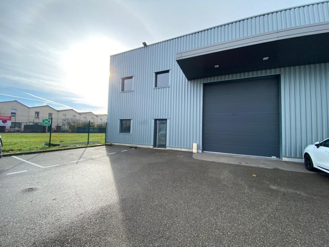 Flex in Saint-Priest for lease Building Photo- Image 1 of 10