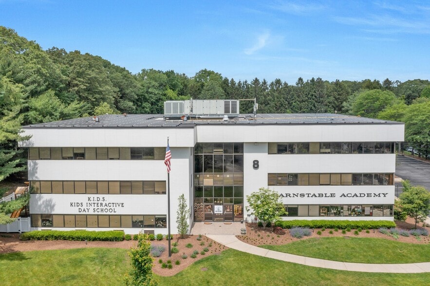 8 Wright Way, Oakland, NJ à vendre - Photo du bâtiment - Image 2 de 5