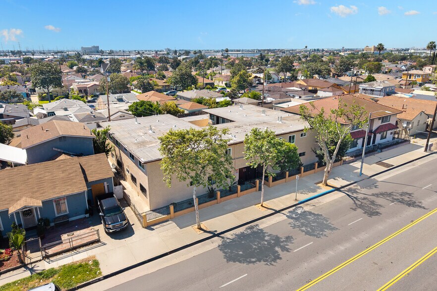 6150 E Olympic Blvd, Los Angeles, CA à vendre - Photo du bâtiment - Image 2 de 31
