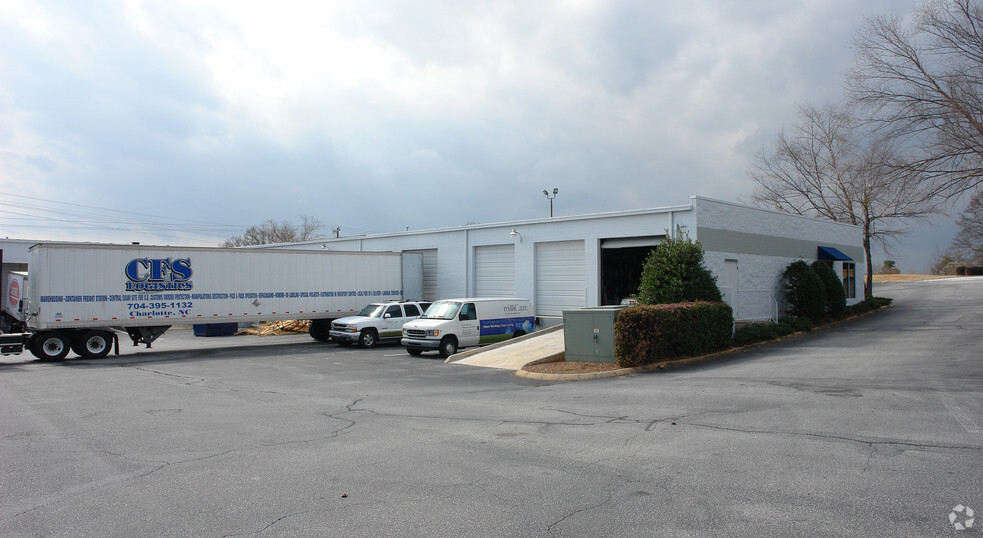 181 Johns Rd, Greer, SC for lease - Building Photo - Image 2 of 2