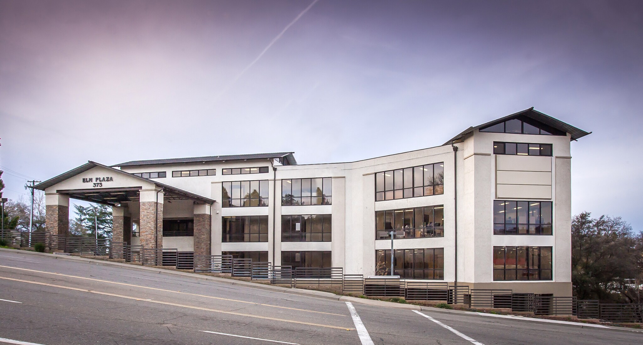 373 Elm Ave, Auburn, CA à louer Photo principale- Image 1 de 4