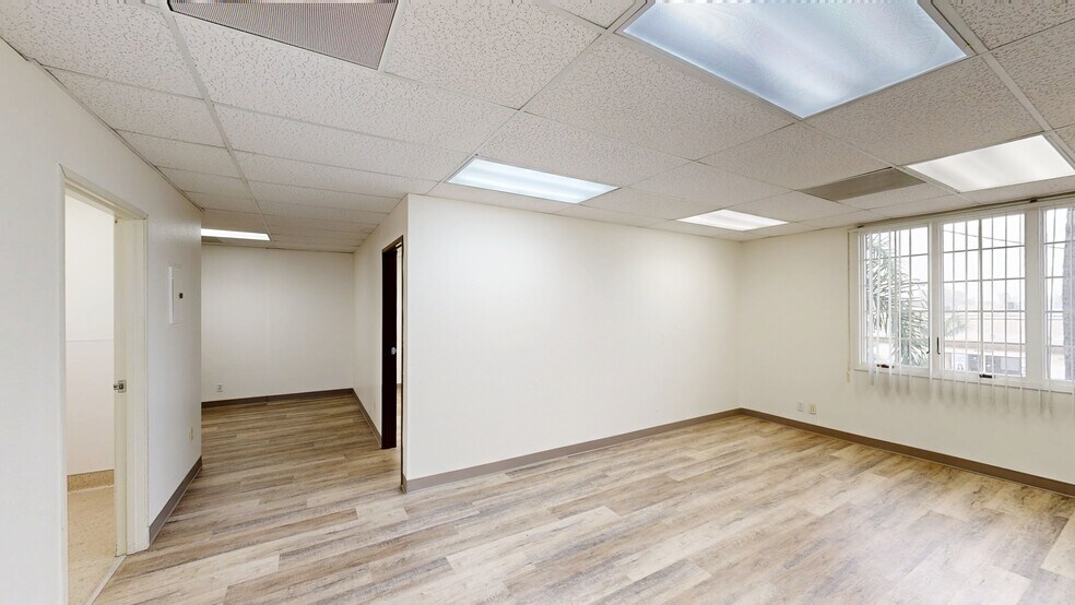 172 N Tustin St, Orange, CA à louer - Numérisation 3D de Matterport - Image 2 de 7
