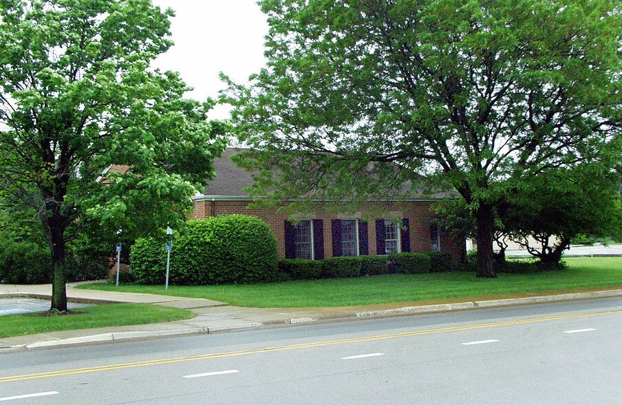 111 East Side Dr, Geneva, IL à vendre - Photo principale - Image 3 de 6