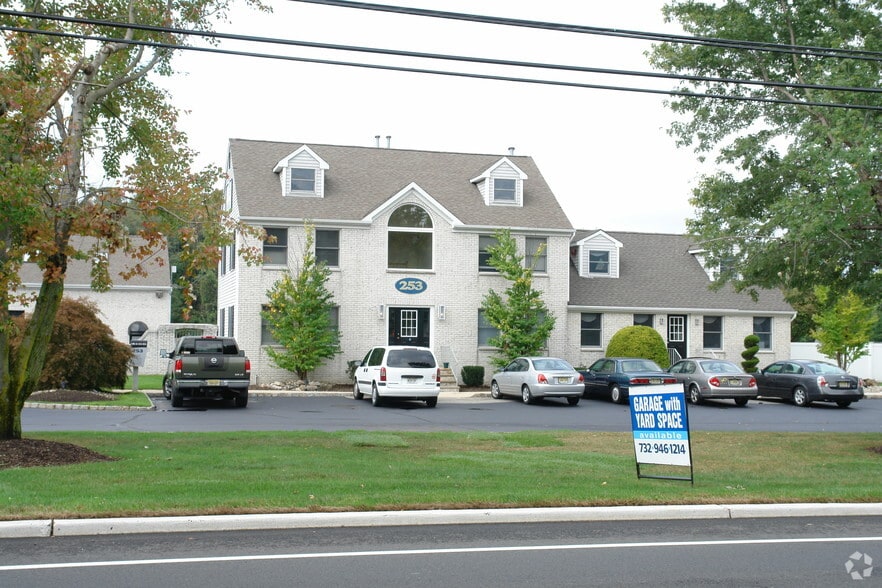 253 Route 79, Morganville, NJ à louer - Photo du bâtiment - Image 2 de 5