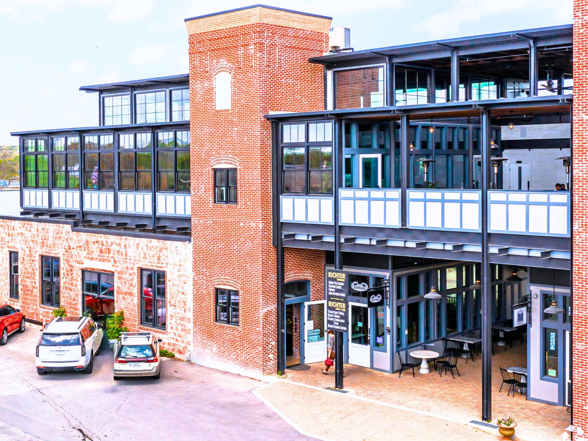 153 S Main St, Boerne, TX à louer Photo du bâtiment- Image 1 de 15