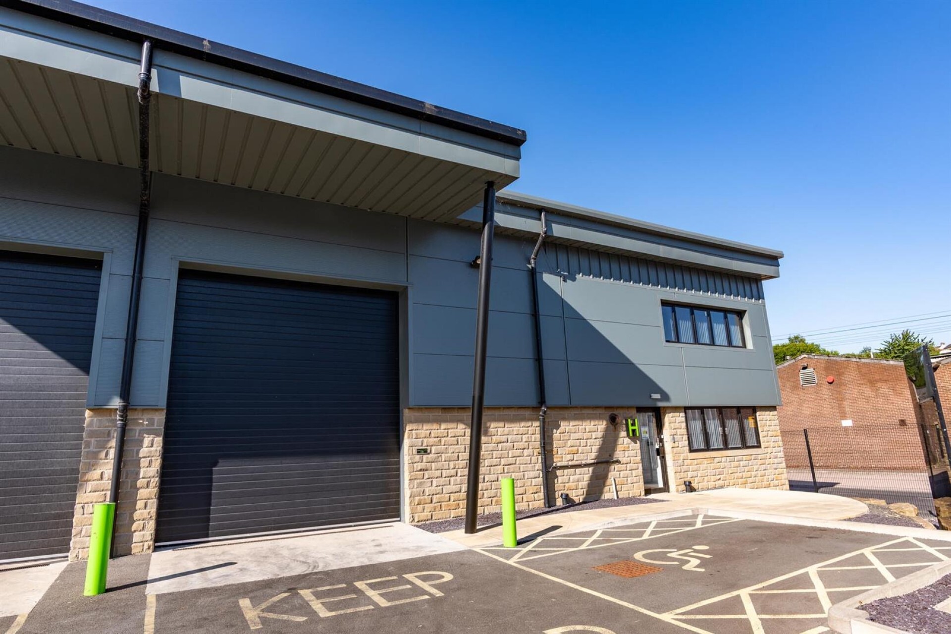 Albert St, Huddersfield for lease Building Photo- Image 1 of 4