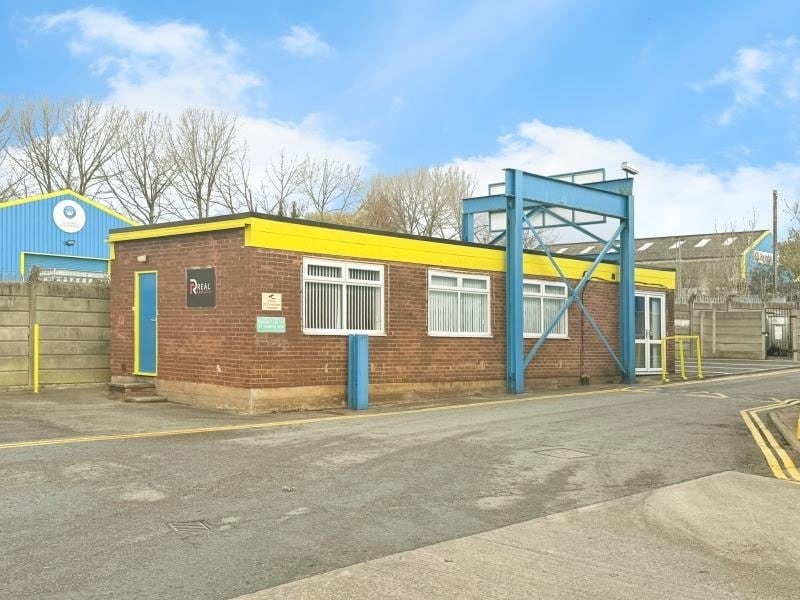 Kennedy Rd, Manchester for lease Primary Photo- Image 1 of 5