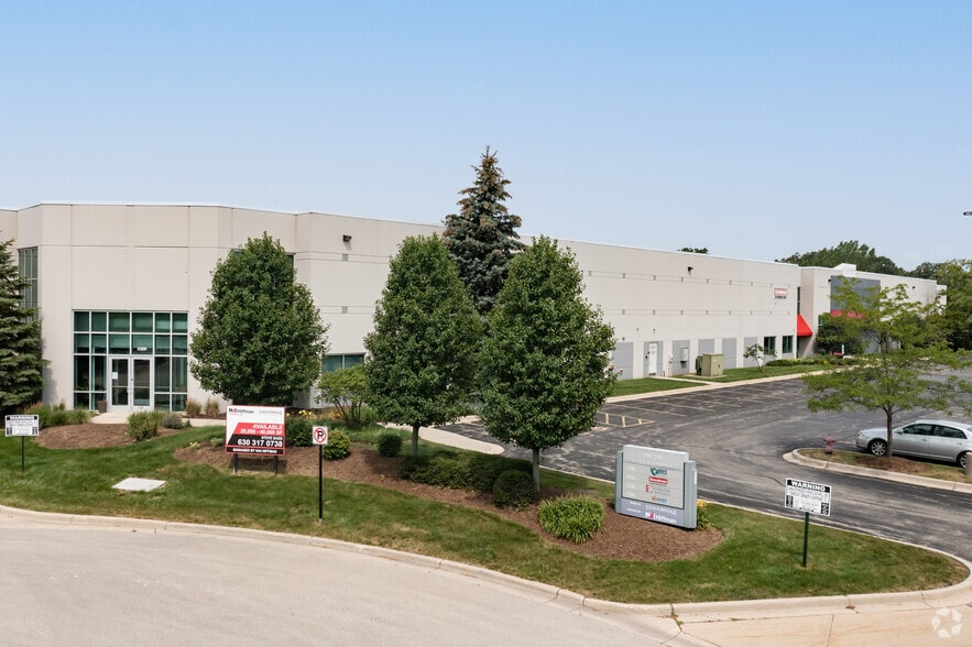 2500-2530 Vantage Dr, Elgin, IL for lease - Building Photo - Image 1 of 8