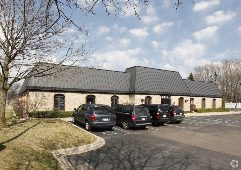 2413 S Linden Rd, Flint, MI for lease - Primary Photo - Image 1 of 4