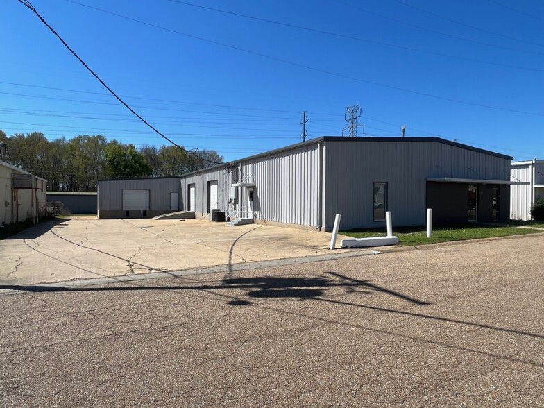 109 E State St, Ridgeland, MS for lease - Building Photo - Image 2 of 7