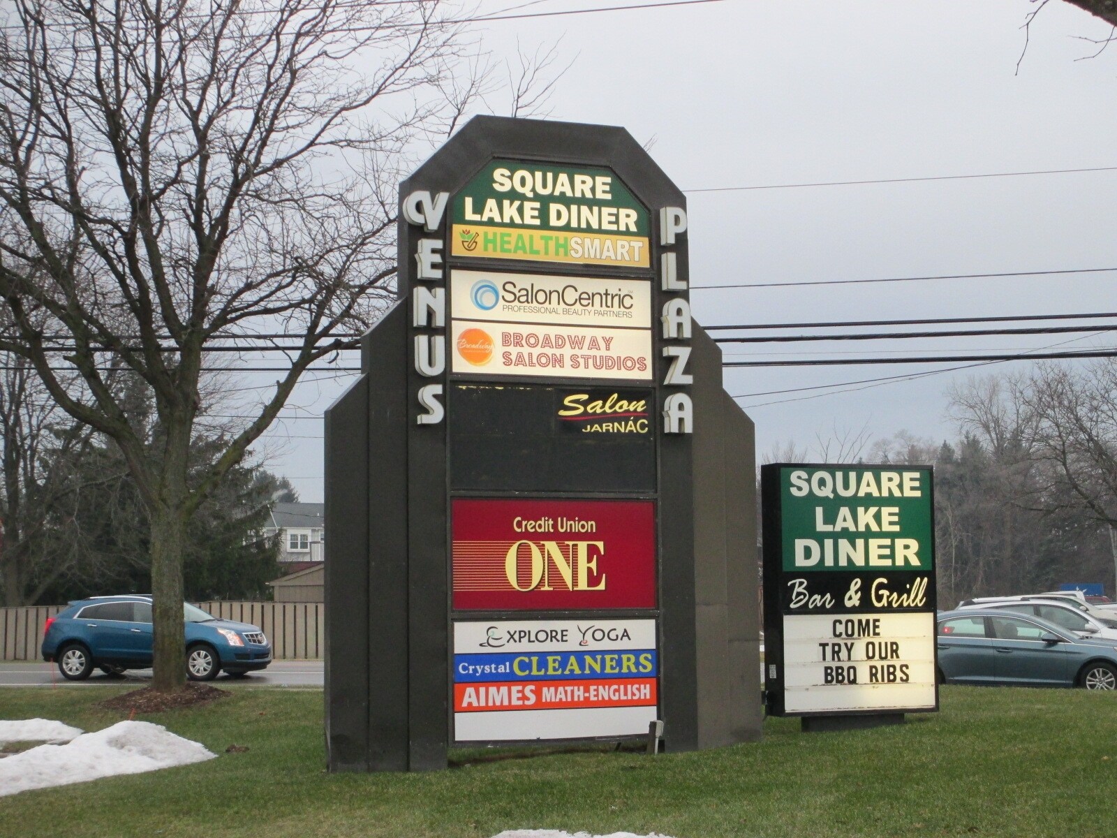 6012-6054 Rochester Rd, Troy, MI à louer Photo du bâtiment- Image 1 de 11