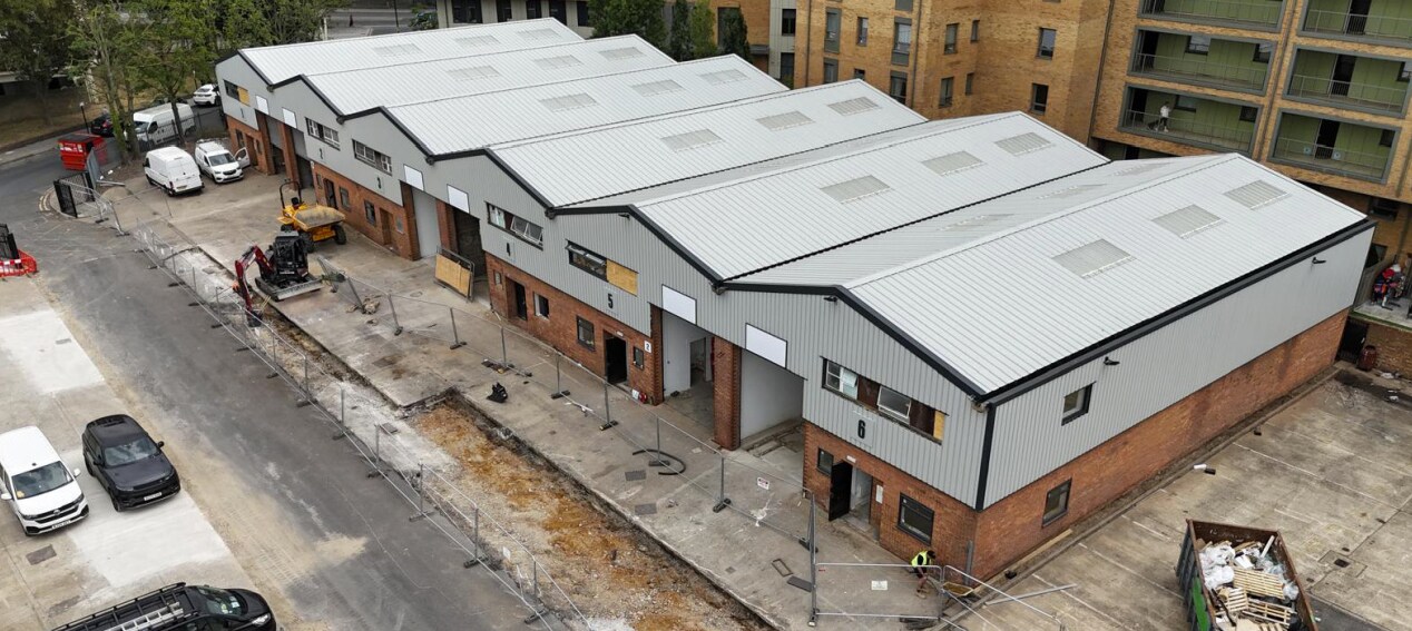 Langhedge Ln, Londres à louer Photo du bâtiment- Image 1 de 1