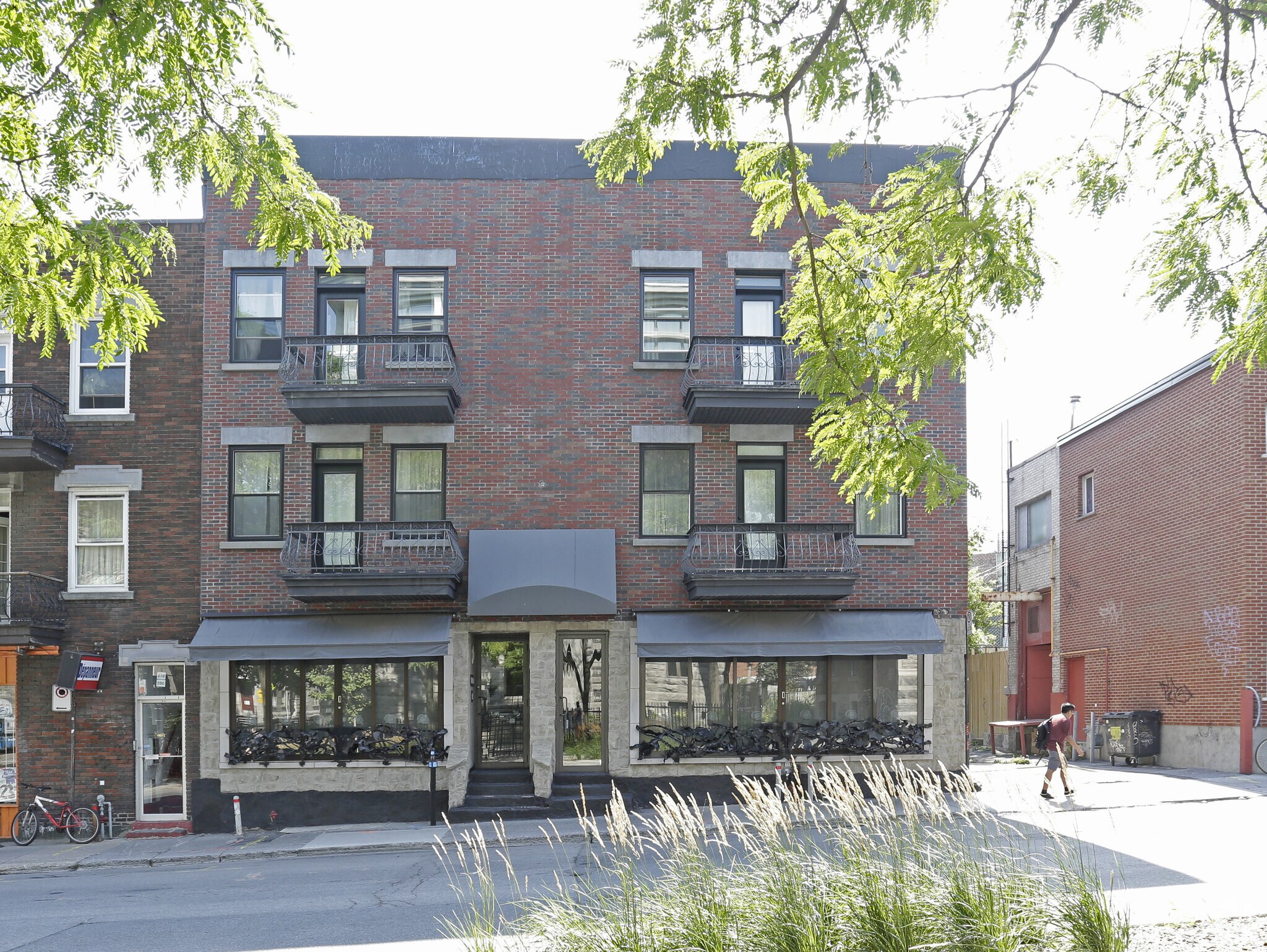 266 Rue Rachel E, Montréal, QC à vendre Photo du bâtiment- Image 1 de 1