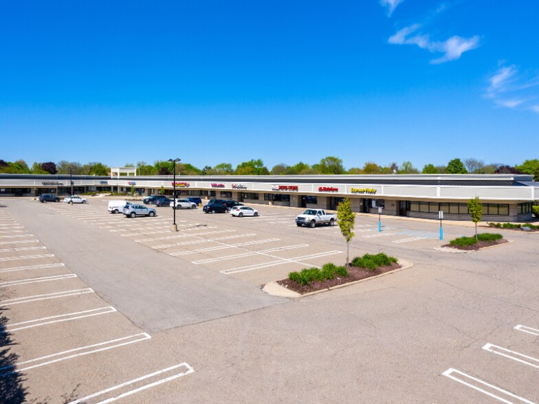 37104-37152 Six Mile Rd, Livonia, MI à louer - Photo du bâtiment - Image 2 de 4