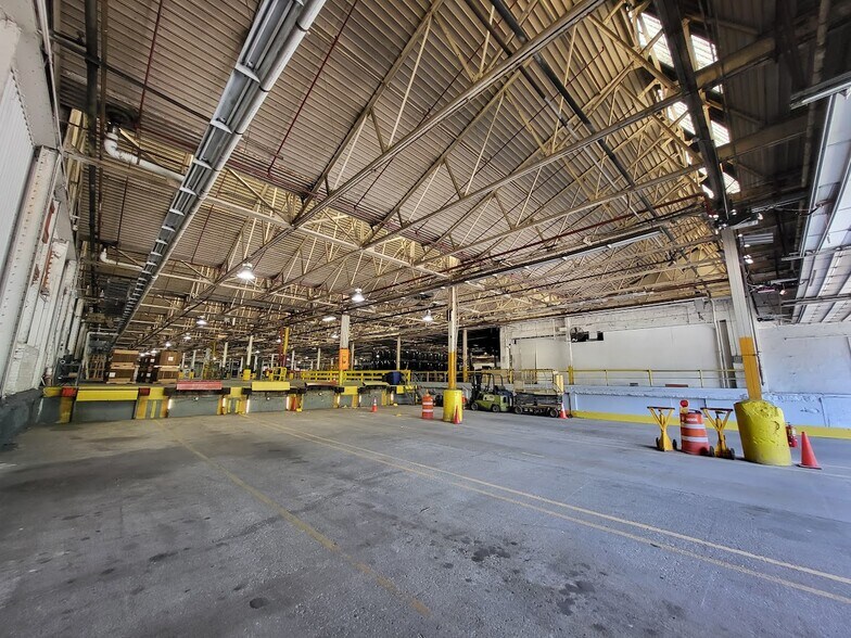 60 Baldwin Ave, Pontiac, MI à louer - Photo intérieure - Image 3 de 29