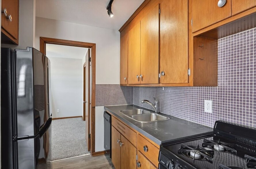 3146 Minnehaha Ave, Minneapolis, MN for sale - Building Photo - Image 2 of 35