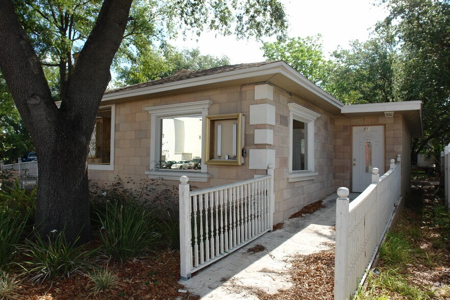 205-207 N Church Ave, Mulberry, FL à louer - Photo du bâtiment - Image 3 de 6