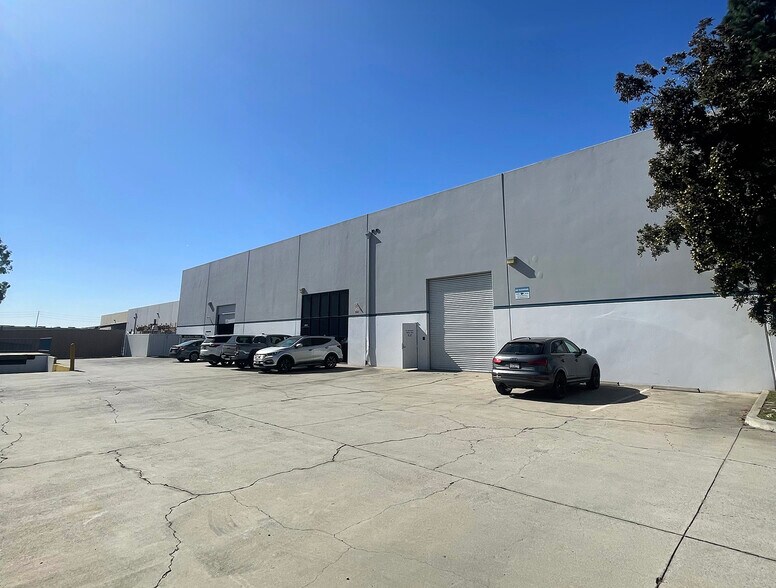12410-12420 Clark St, Santa Fe Springs, CA à louer - Photo intérieure - Image 2 de 14