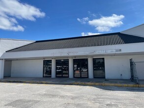 81-125 Geneva Dr, Oviedo, FL for lease Building Photo- Image 2 of 22