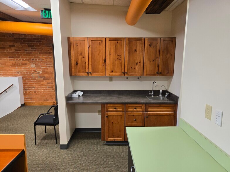 2020 E Washington Blvd, Fort Wayne, IN à louer - Photo intérieure - Image 2 de 12