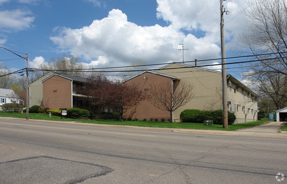 1757 S Arlington St, Akron, OH for sale - Primary Photo - Image 1 of 8