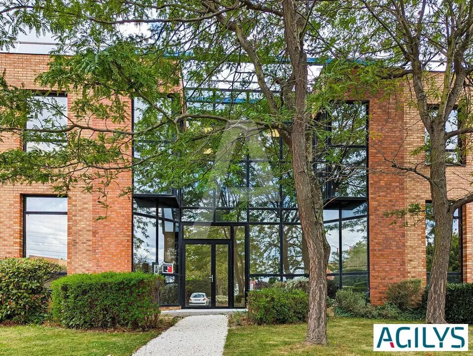 Office in Massy for lease Building Photo- Image 1 of 13