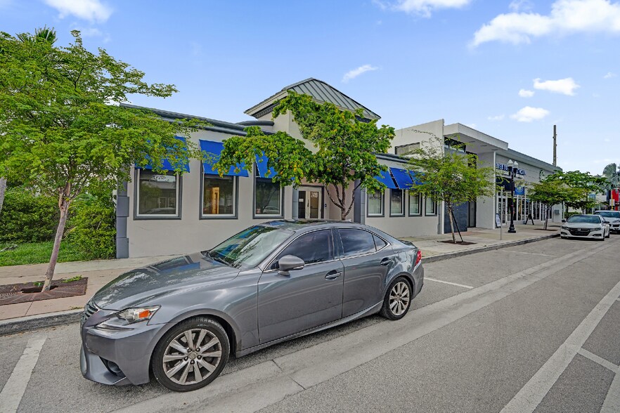 2419 Hollywood Blvd, Hollywood, FL à vendre - Photo du bâtiment - Image 3 de 32