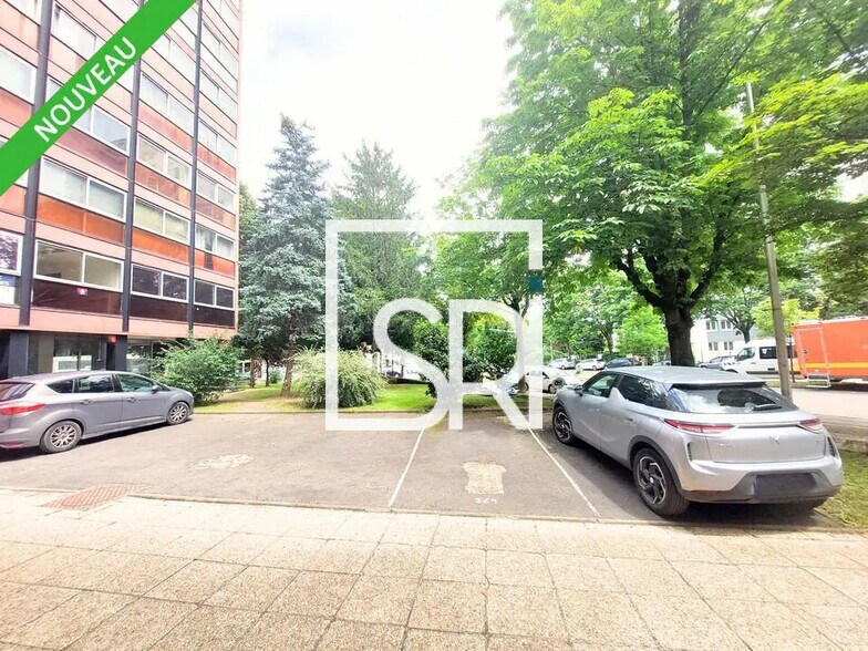 Office in Clermont-Ferrand for sale - Building Photo - Image 1 of 11