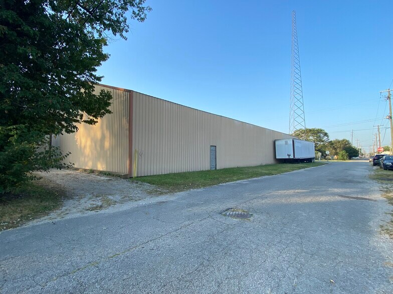 2409 Chestnut Street, Vincennes, IN à vendre - Photo du bâtiment - Image 2 de 14