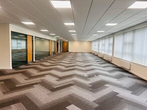 North Rd, Ellesmere Port for lease Interior Photo- Image 1 of 2