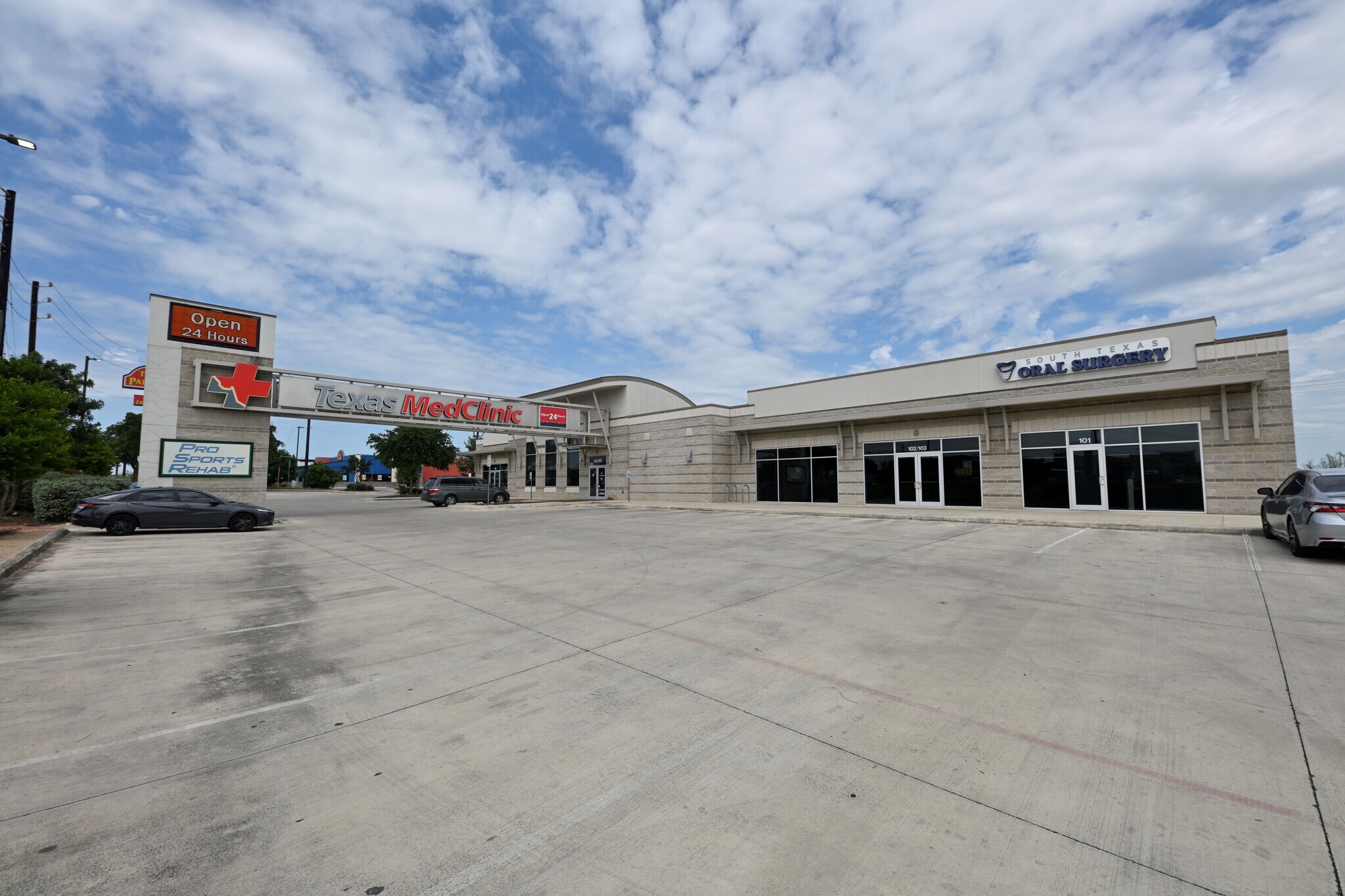 6530 W Loop 1604 N, San Antonio, TX à louer Photo du bâtiment- Image 1 de 2