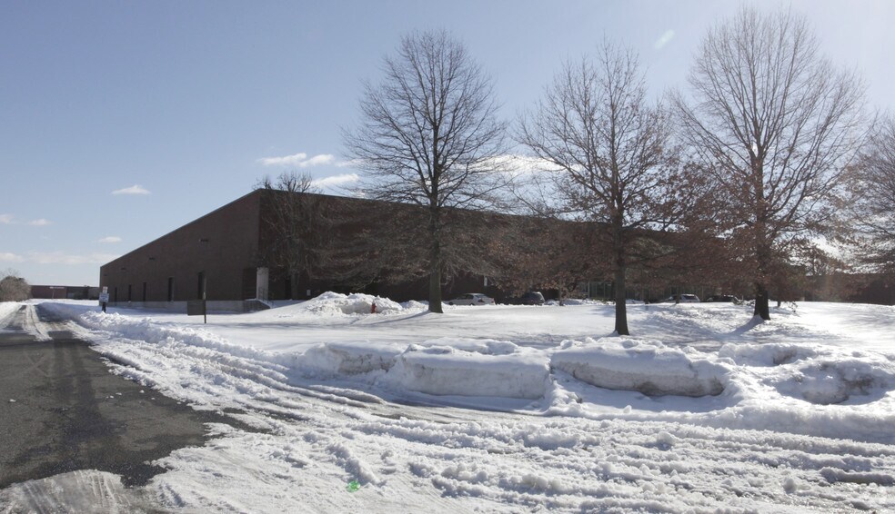 180 Herrod Blvd, South Brunswick, NJ à louer - Photo du bâtiment - Image 3 de 7