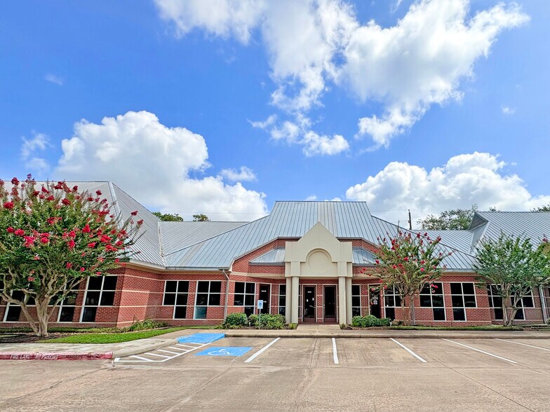 3425 Hwy 6, Sugar Land, TX à louer - Photo du bâtiment - Image 2 de 14