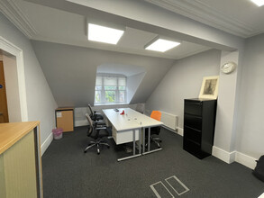 37 Albert St, Aberdeen for lease Interior Photo- Image 1 of 6