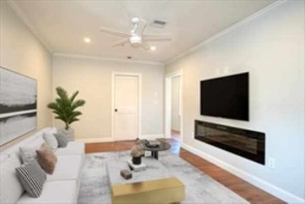 369 Grant St, Framingham, MA for sale - Interior Photo - Image 3 of 7