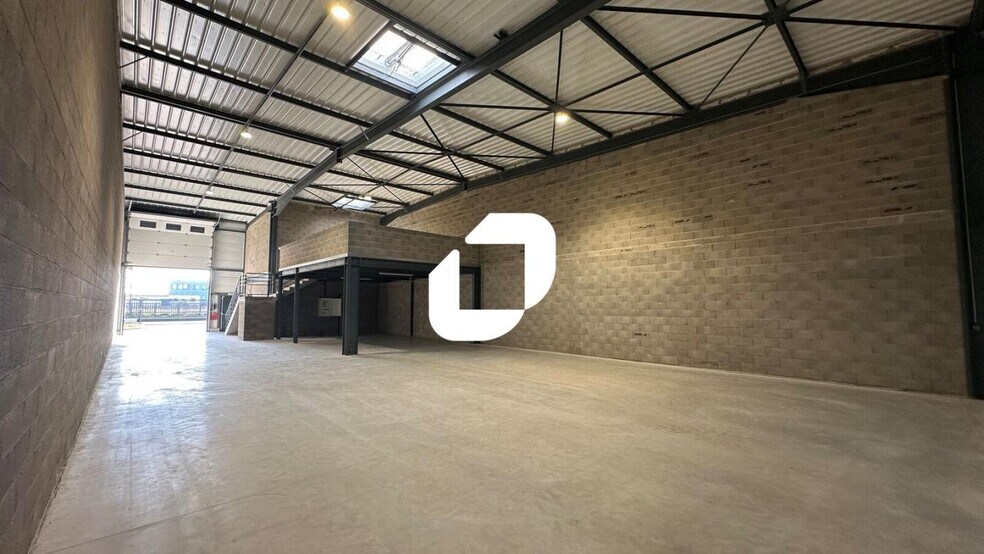 26 Rue Du Dépôt, Souffelweyersheim for lease - Interior Photo - Image 2 of 7