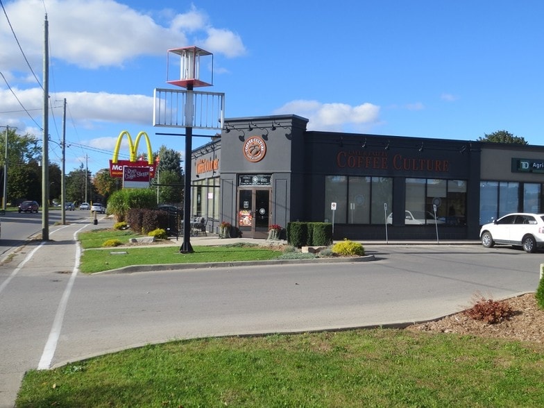 275 Caradoc St S, Strathroy-Caradoc, ON à vendre - Photo principale - Image 1 de 1