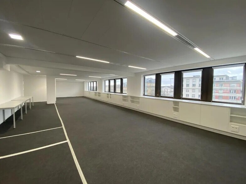 Bureau dans Suresnes à vendre - Photo du bâtiment - Image 3 de 14