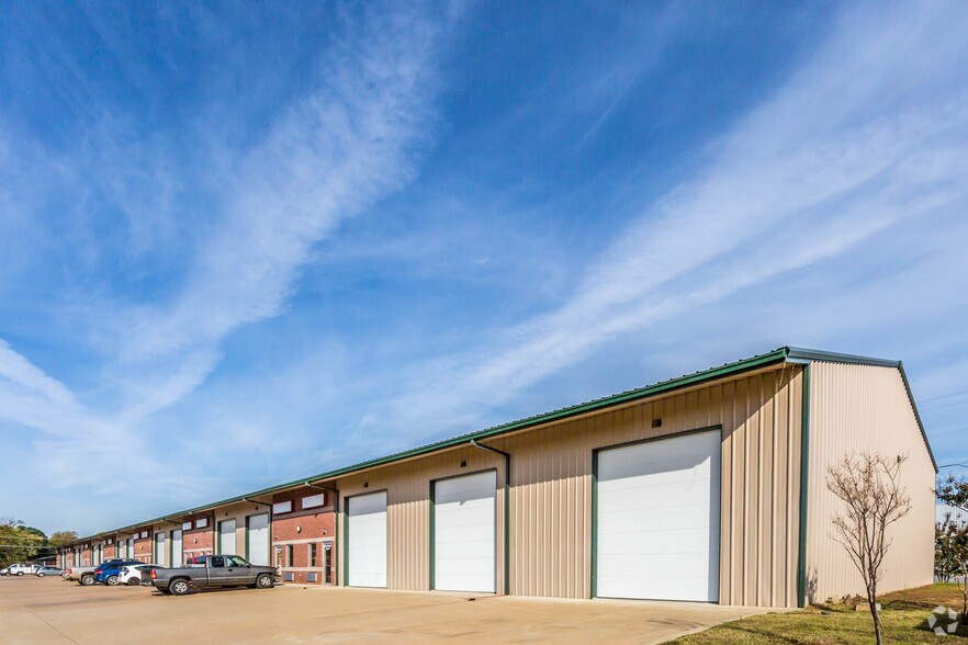 600 S German Ln, Conway, AR à louer - Photo du bâtiment - Image 3 de 4