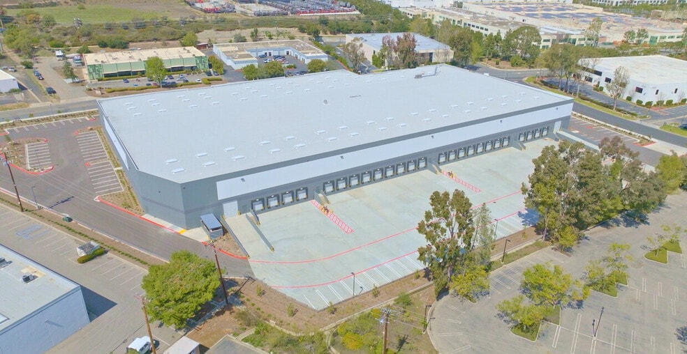 1300 Lawrence, Thousand Oaks, CA for lease - Building Photo - Image 3 of 17